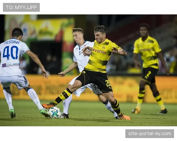 德甲球队阵型流动性增强 拜仁实战中动态切换3-2-5进攻形态