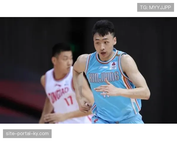 齐麟运动能力出色,防守端贡献与进攻终结平衡发展 齐麟运动能力出色,防守端贡献与进攻终结平衡发展